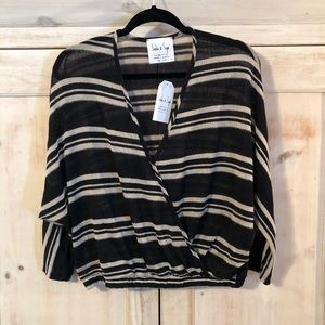 🌺🌼NWT Sadie & Sage Black-Tan Cross Front Sweater